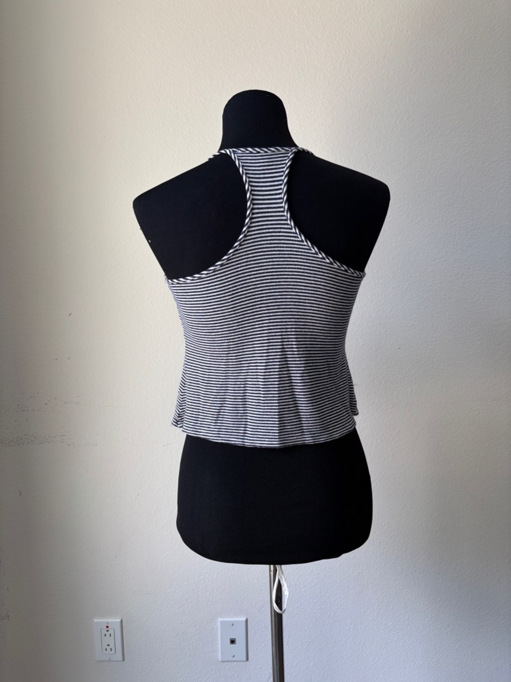 Charlotte Russe Navy & White Striped Cropped Racerback Tank - Picture 4 of 5